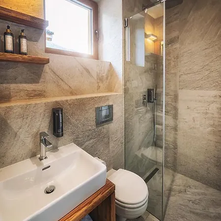 Claudie De Luxe Апартаменты *